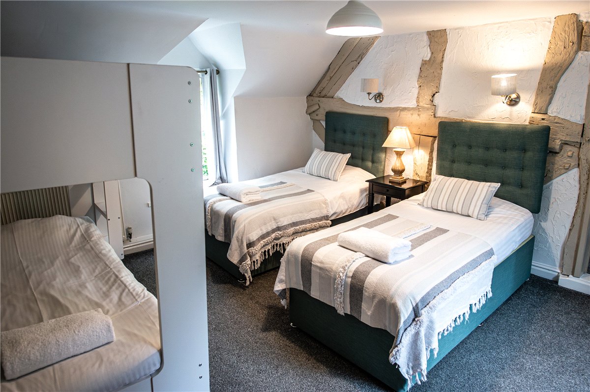 3 bedroom Cottage, Abbey Road, Llangollen, LL20 - Available, Image 15