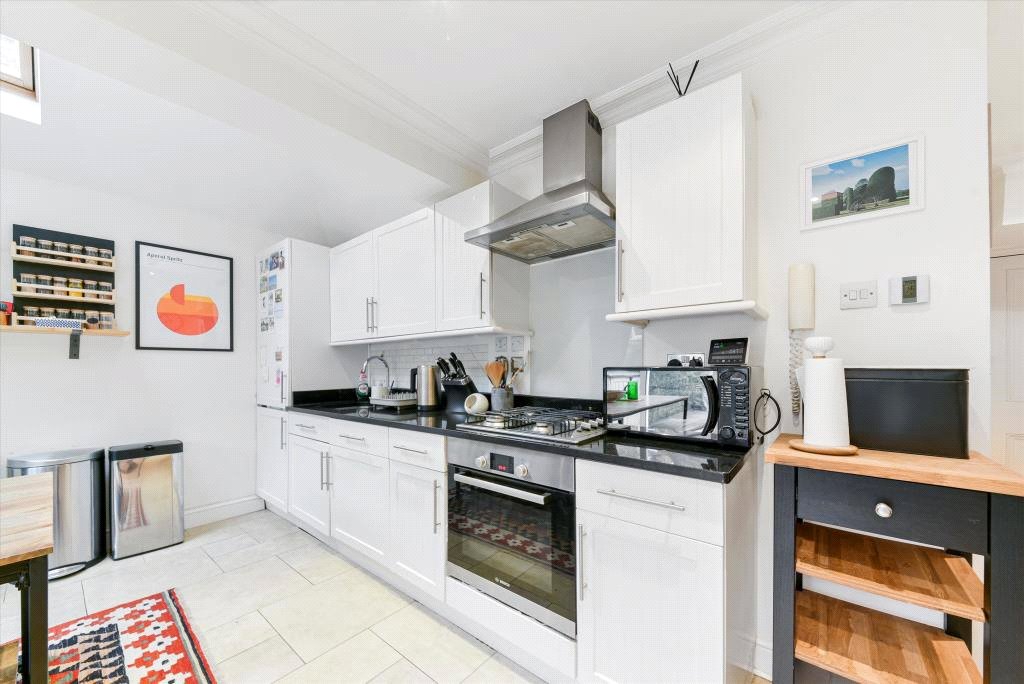 2 bedroom Flat, Chivalry Road, London, SW11 - , Image 4
