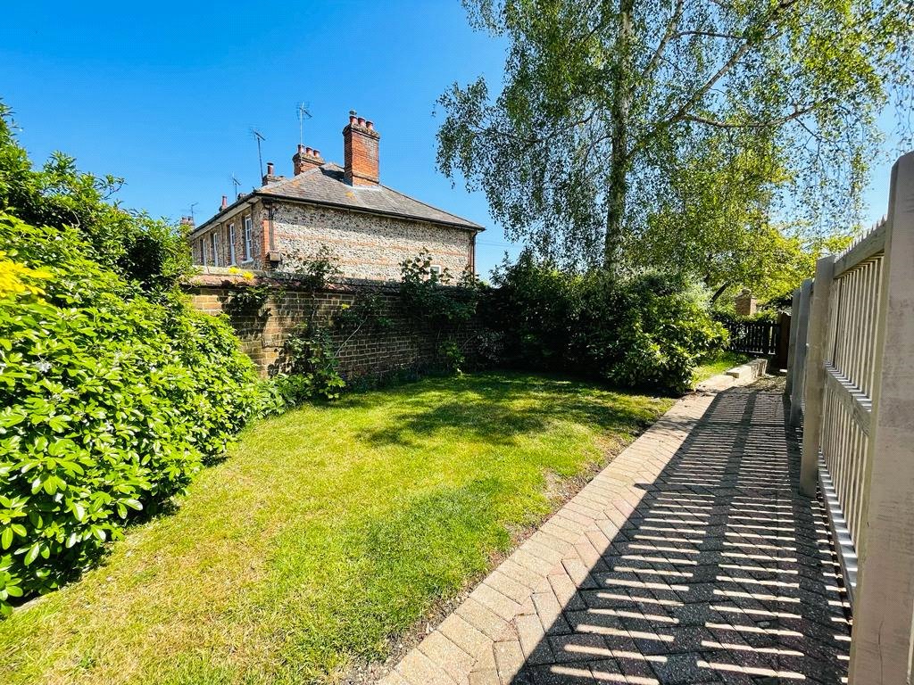 1 bedroom Cottage, Mill Lane, Ramsbury, SN8 - Available, Image 8