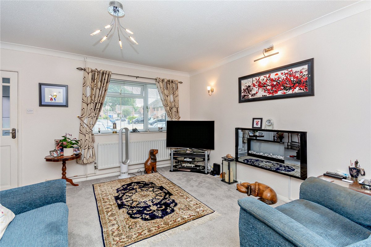 3 bedroom House, Billington Way, Thatcham, RG18 - Available, Image 2