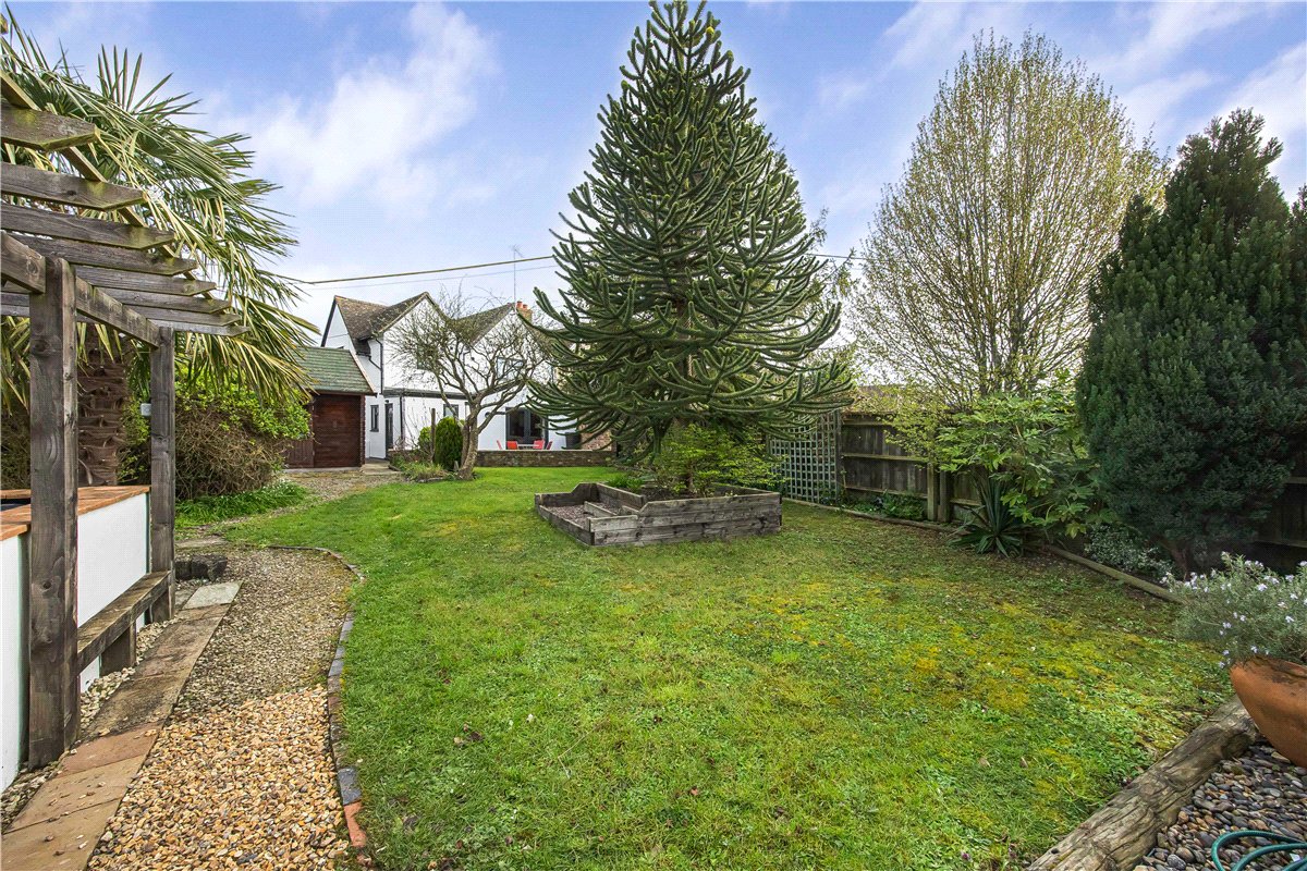 3 bedroom House, The Causeway, East Hanney, OX12 - Available