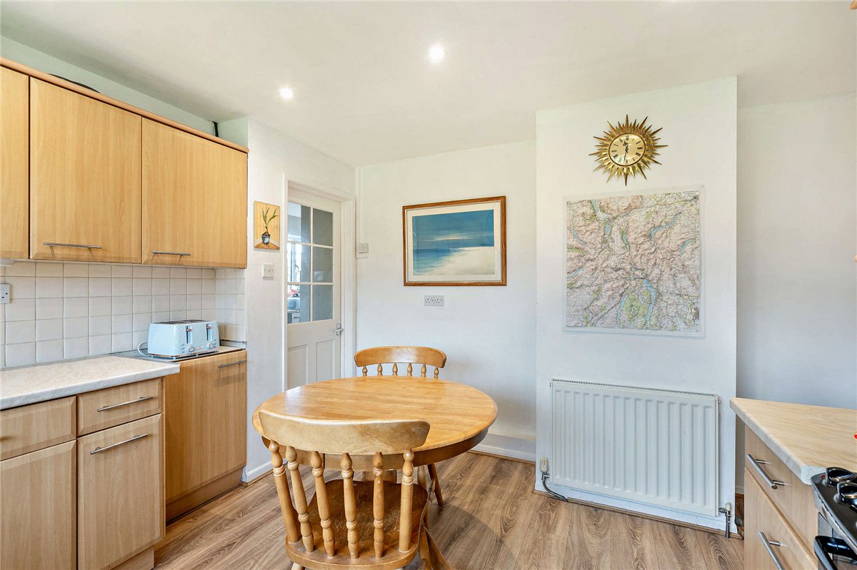 3 bedroom Bungalow, Downs Close, Eastbury, RG17 - Available, Image 11