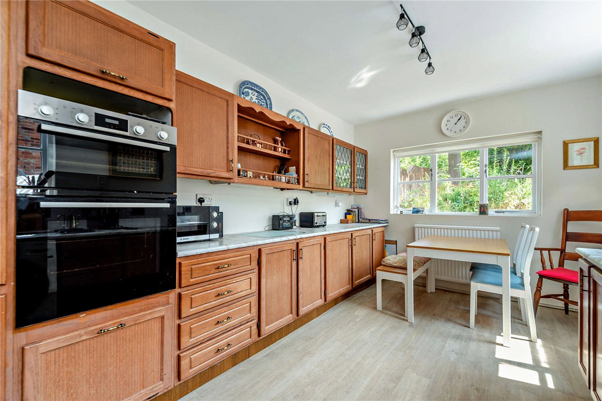 5 bedroom House, High Street, Hungerford, RG17 - Available, Image 6