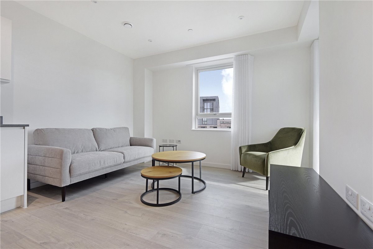 1 bedroom Flat, Heartwell Avenue, London, E16 - , Image 3