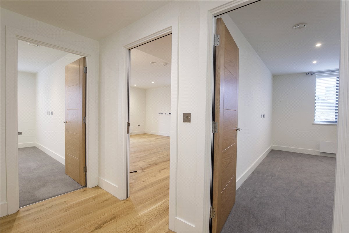 2 bedroom Flat, Station Parade, Harrogate, HG1 - , Image 8