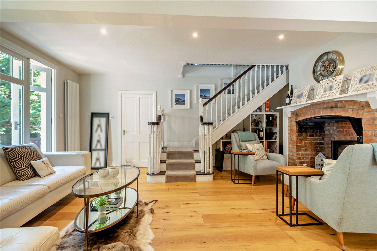 5 bedroom House, Fairview, Andover Road, RG14 - Available, Image 4
