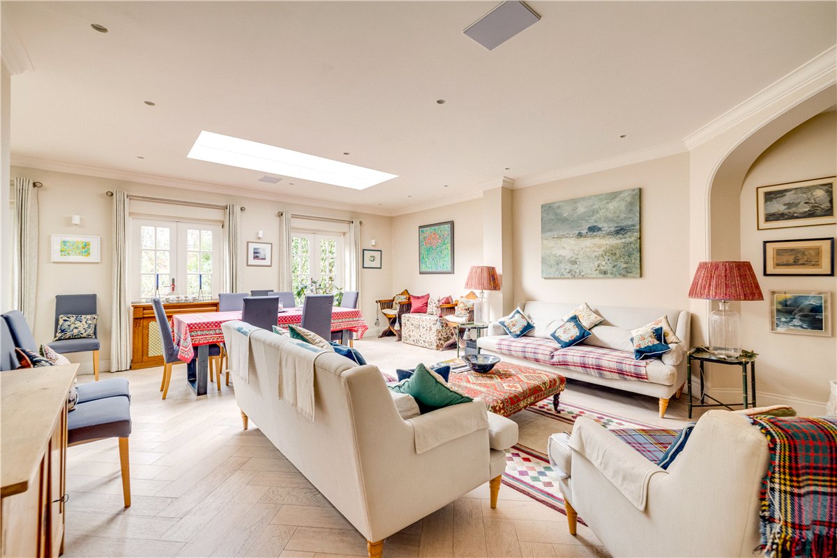 5 bedroom House, Ellerton Road, London, SW18 - Available, Image 1