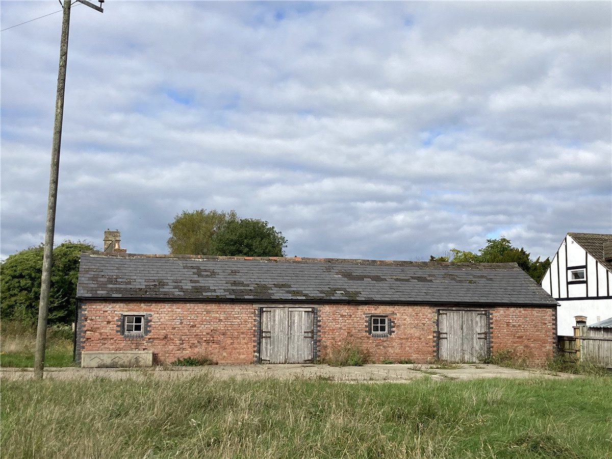2 bedroom House, Red Brick Barn, Great Somerford, SN15 - Sold