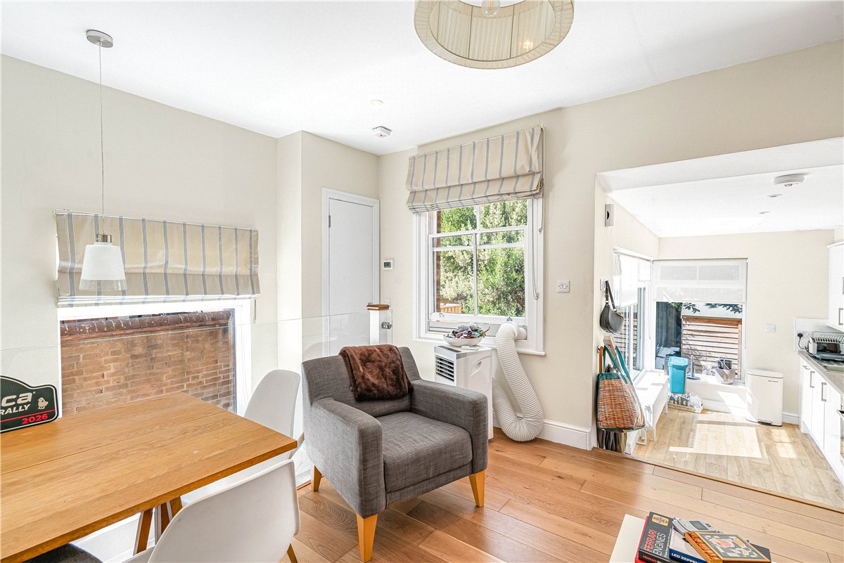 1 bedroom Flat, Walton Crescent, Oxford, OX1 - , Image 2