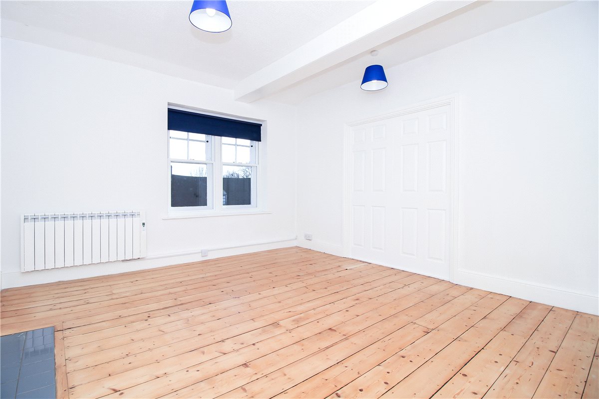 2 bedroom Flat, High Street, Witney, OX28 - , Image 5