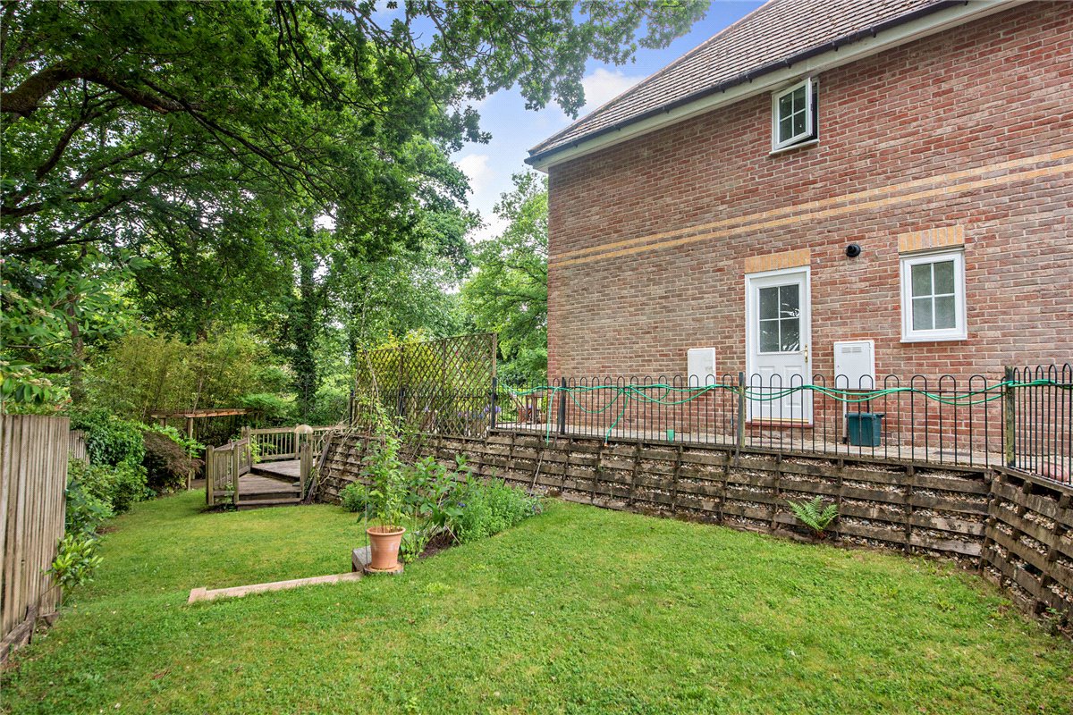 5 bedroom House, Spring Gardens, Newbury, RG20 - Sold STC, Image 2