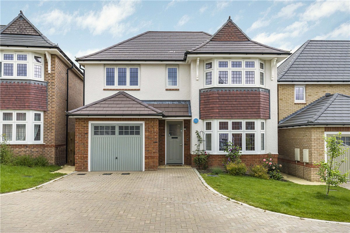 3 bedroom House, Curmore, Radley, OX14 - Available