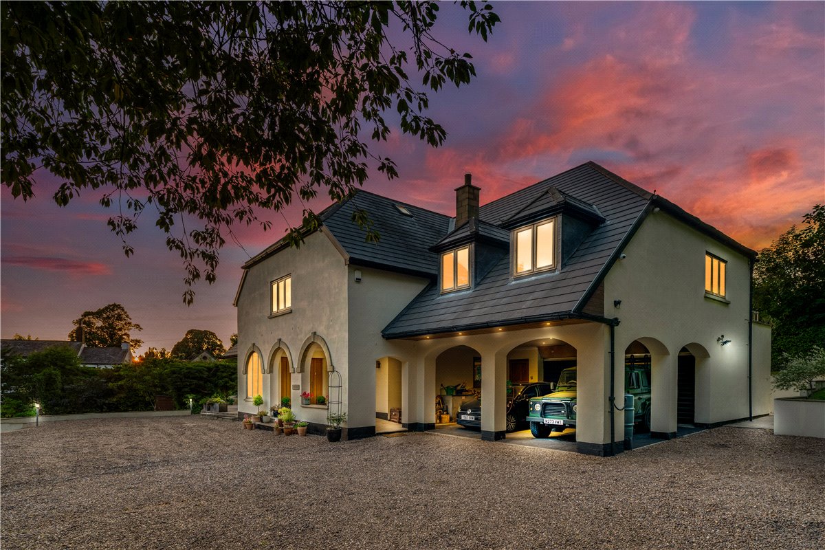 6 bedroom House, York House, Carleton Road, WF8 - Available, Image 1