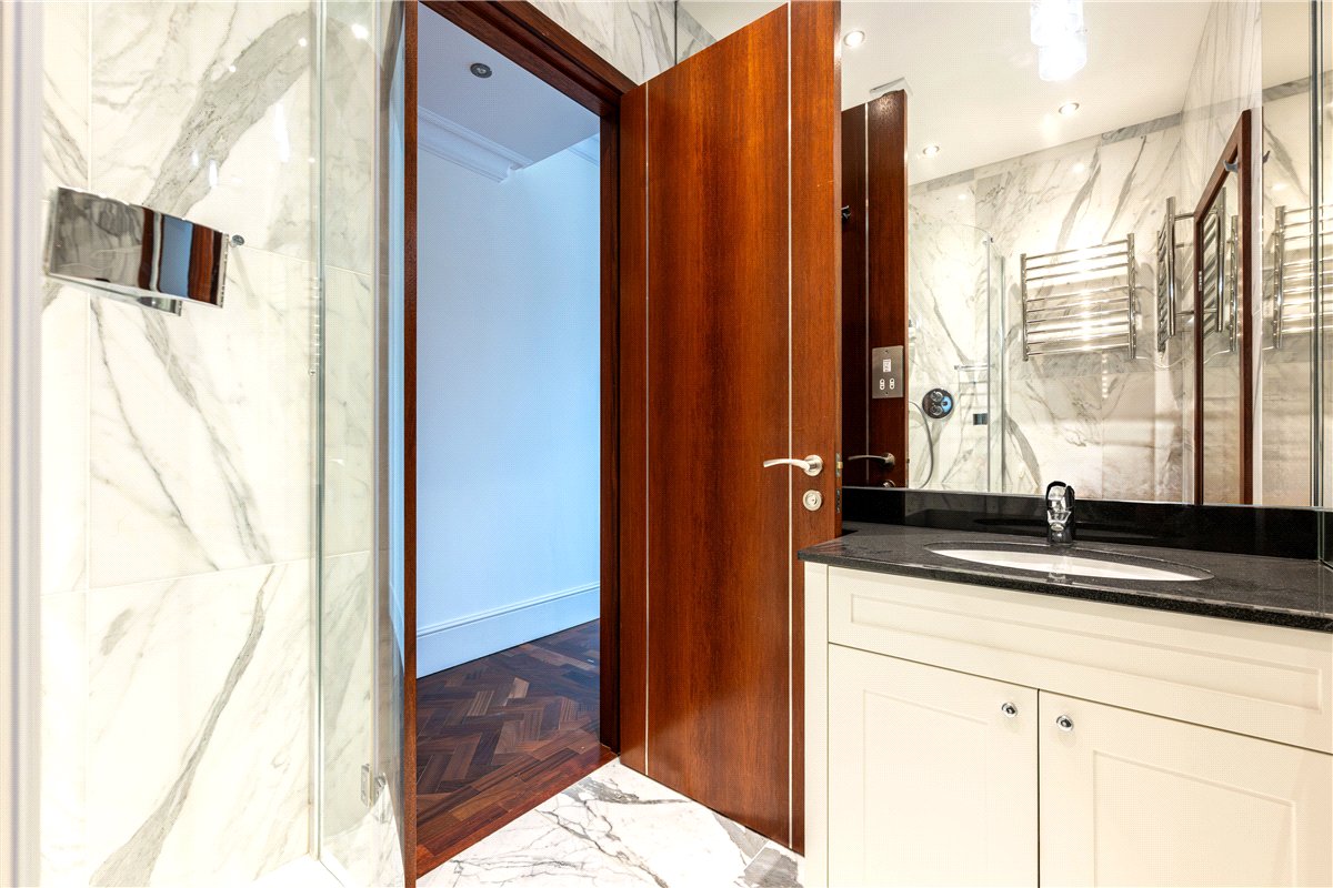 2 bedroom Flat, Grosvenor Square, Mayfair, W1K - Available, Image 15