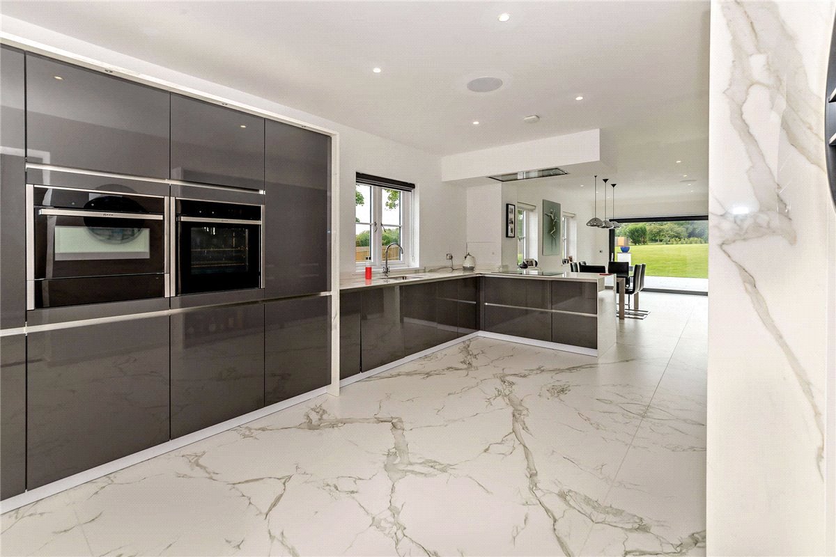 5 bedroom House, Newbury Road, Headley, RG19 - Available, Image 3