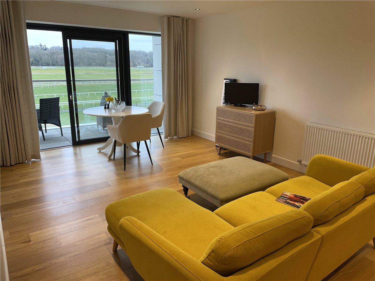 2 bedroom Flat, Kingman Way, Newbury, RG14 - Let Agreed, Image 5