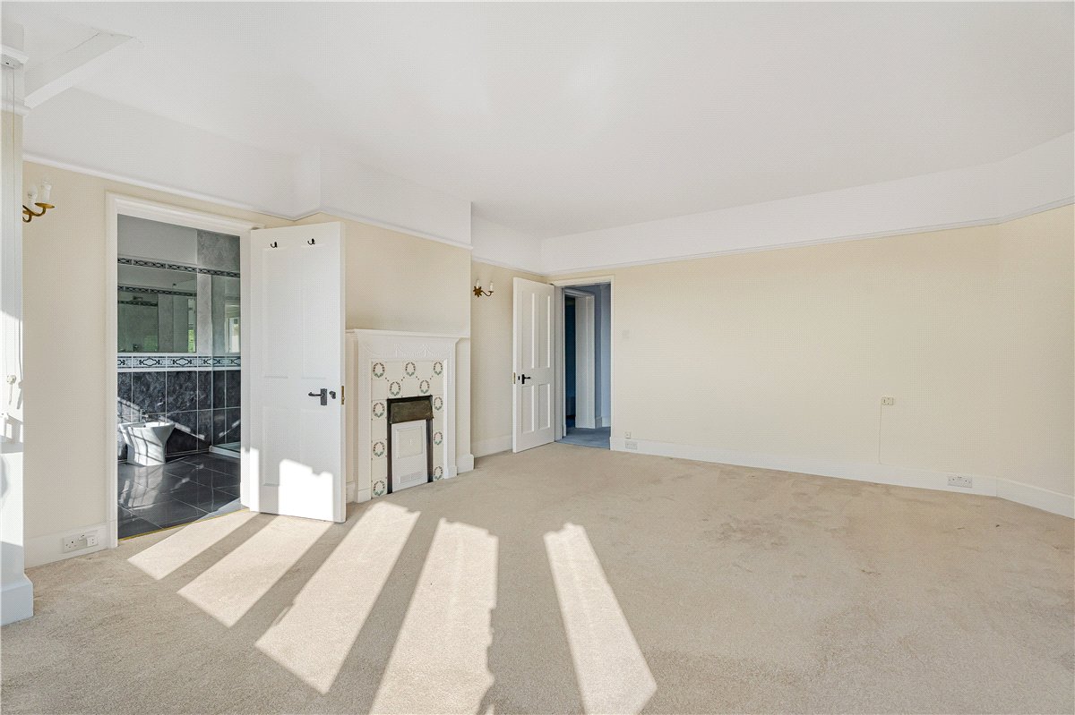10 bedroom House, Frith Hill, South Heath, HP16 - Available, Image 13