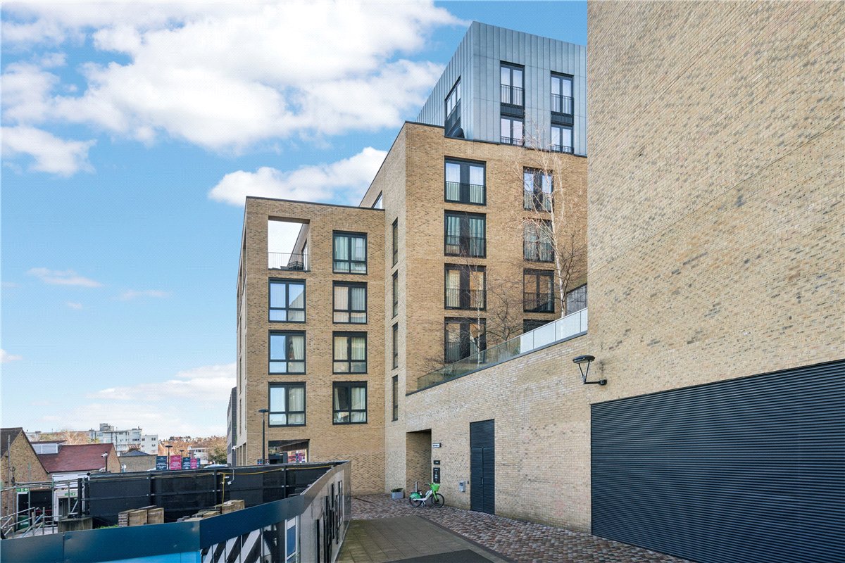 0 bedroom Flat, Chivers Passage, London, SW18 - Available, Image 2