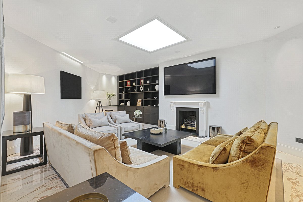 3 bedroom Flat, Pont Street, Knightsbridge, SW1X - Available, Image 18