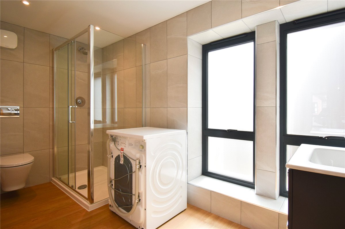 2 bedroom Flat, Wellington Court, Wellington Street, CB1 - Available, Image 6