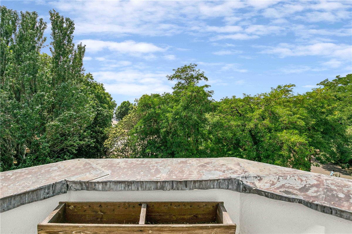 2 bedroom Flat, Bishops Mansions, Stevenage Road, SW6 - Available, Image 4