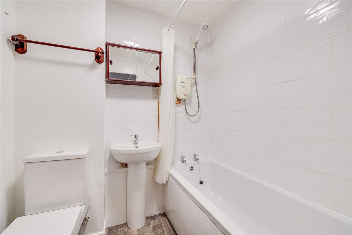 1 bedroom Flat, Mayfield Road, London, W12 - Let Agreed, Image 2