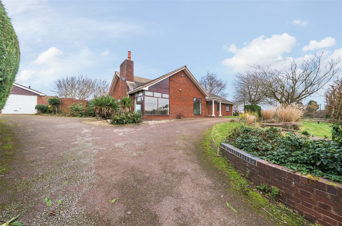 4 bedroom Bungalow, Darnford Lane, Lichfield, WS14 - Available, Image 7