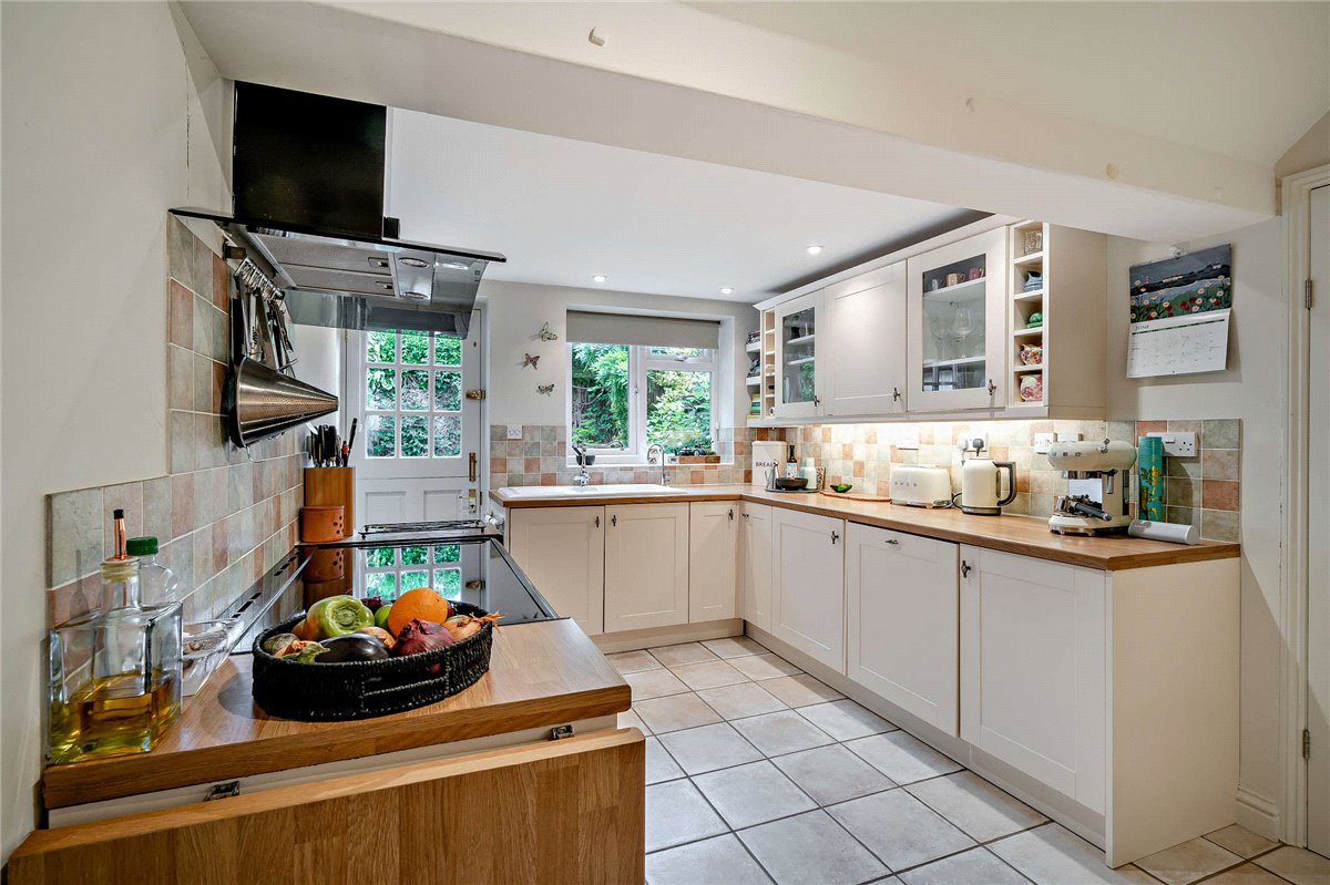 2 bedroom Bungalow, Ridgeway Close, Hermitage, RG18 - Sold, Image 16