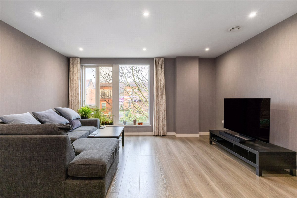 2 bedroom Flat, Hills Road, Cambridge, CB2 - Sold STC, Image 1