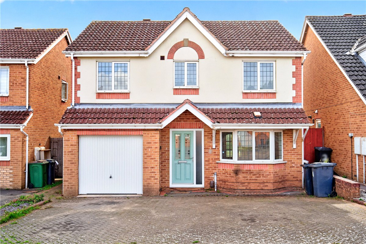 4 bedroom House, Kelso Close, Measham, DE12 - Available