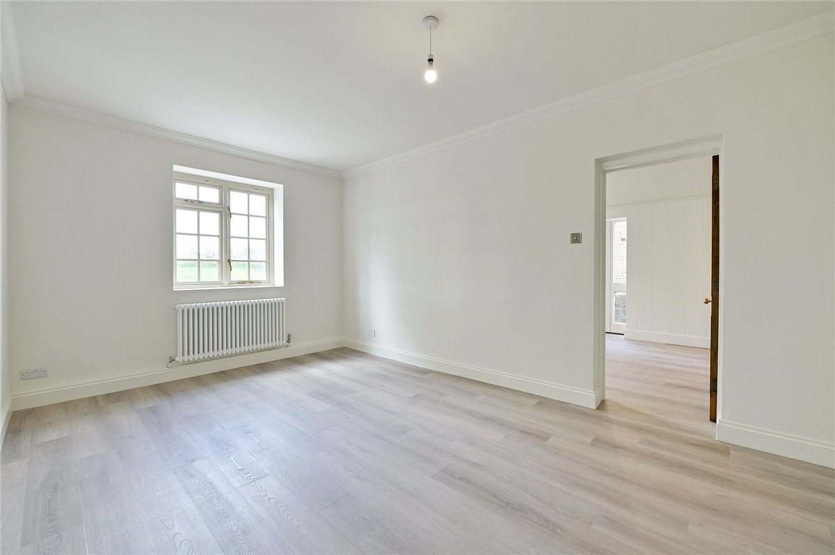 8 bedroom House, Upper Winchendon, Aylesbury, HP18 - Available, Image 13