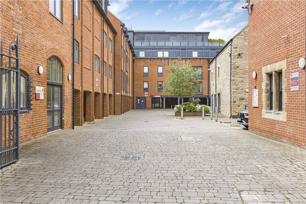 4 bedroom Flat, St. Thomas Street, Oxford, OX1 - Sold, Image 15