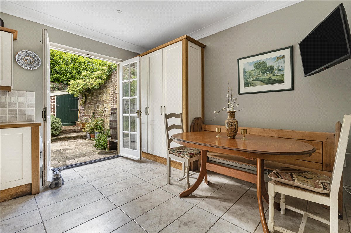 4 bedroom House, Phoenix Square, Pewsey, SN9 - Available, Image 6