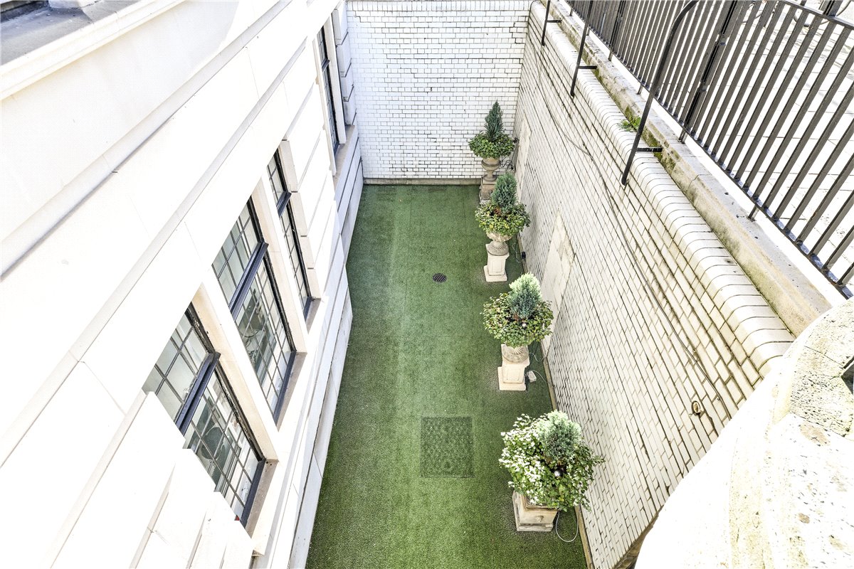 2 bedroom Flat, Portland Place, London, W1B - Sold, Image 4