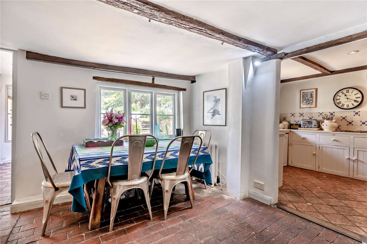 3 bedroom House, East Street, Hambledon, PO7 - Available, Image 3