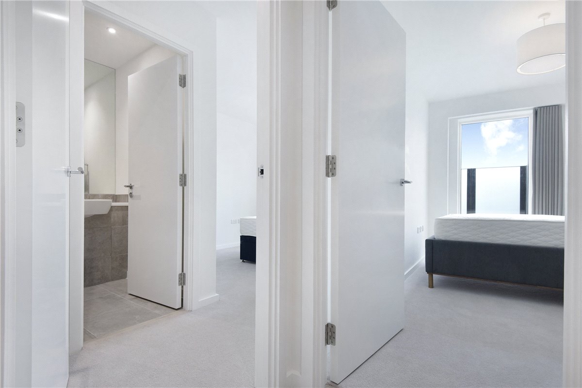 2 bedroom Flat, Heartwell Avenue, London, E16 - Available, Image 15