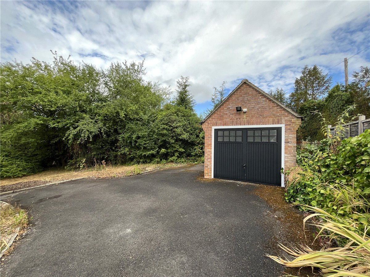 4 bedroom House, Well Meadow, Shaw, RG14 - Available, Image 13