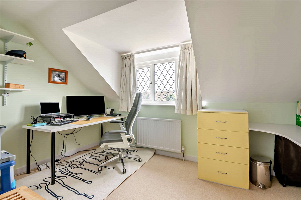 4 bedroom House, Oxford Road, Donnington, RG14 - Sold STC, Image 17