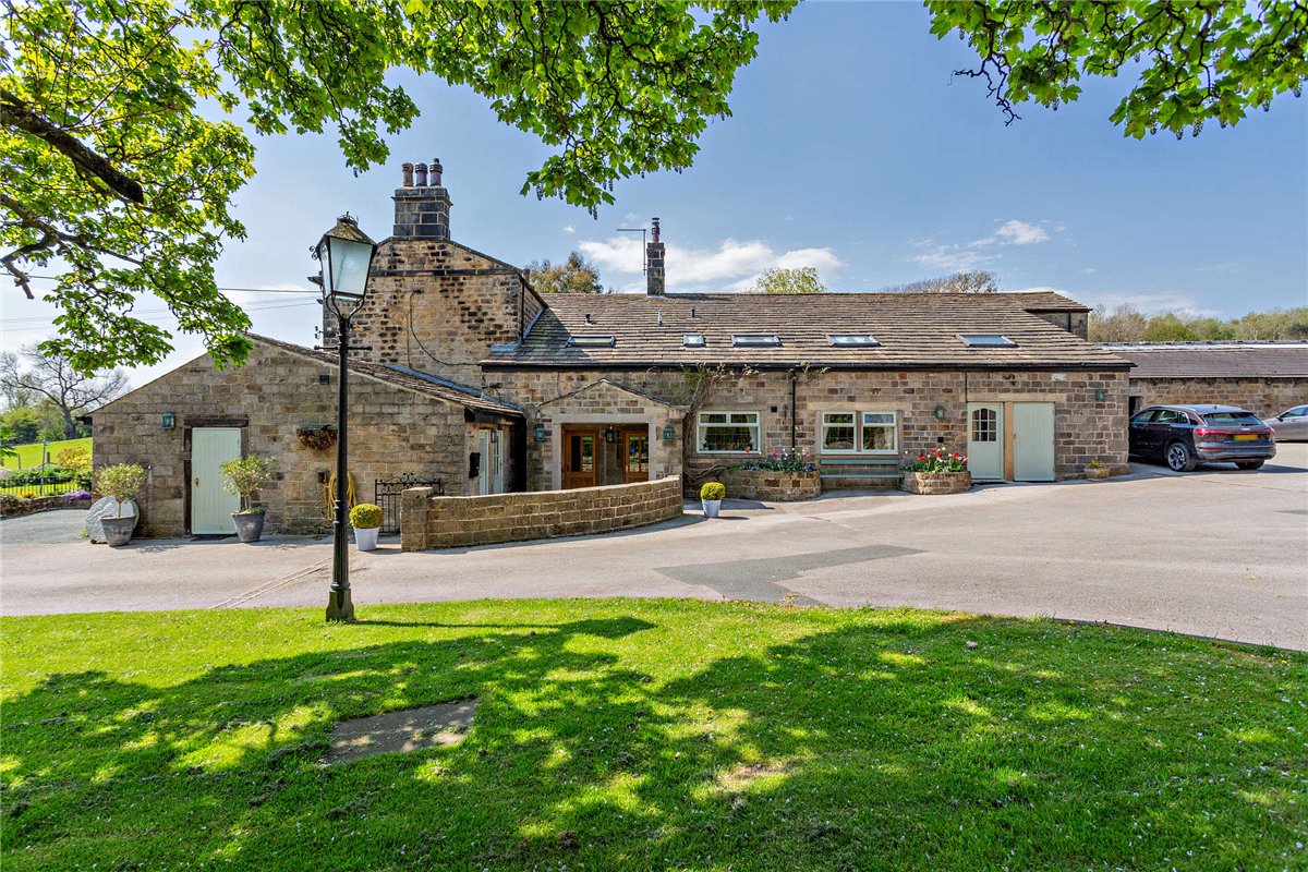 5 bedroom House, Carlton Lane, Guiseley, LS20 - Available, Image 3