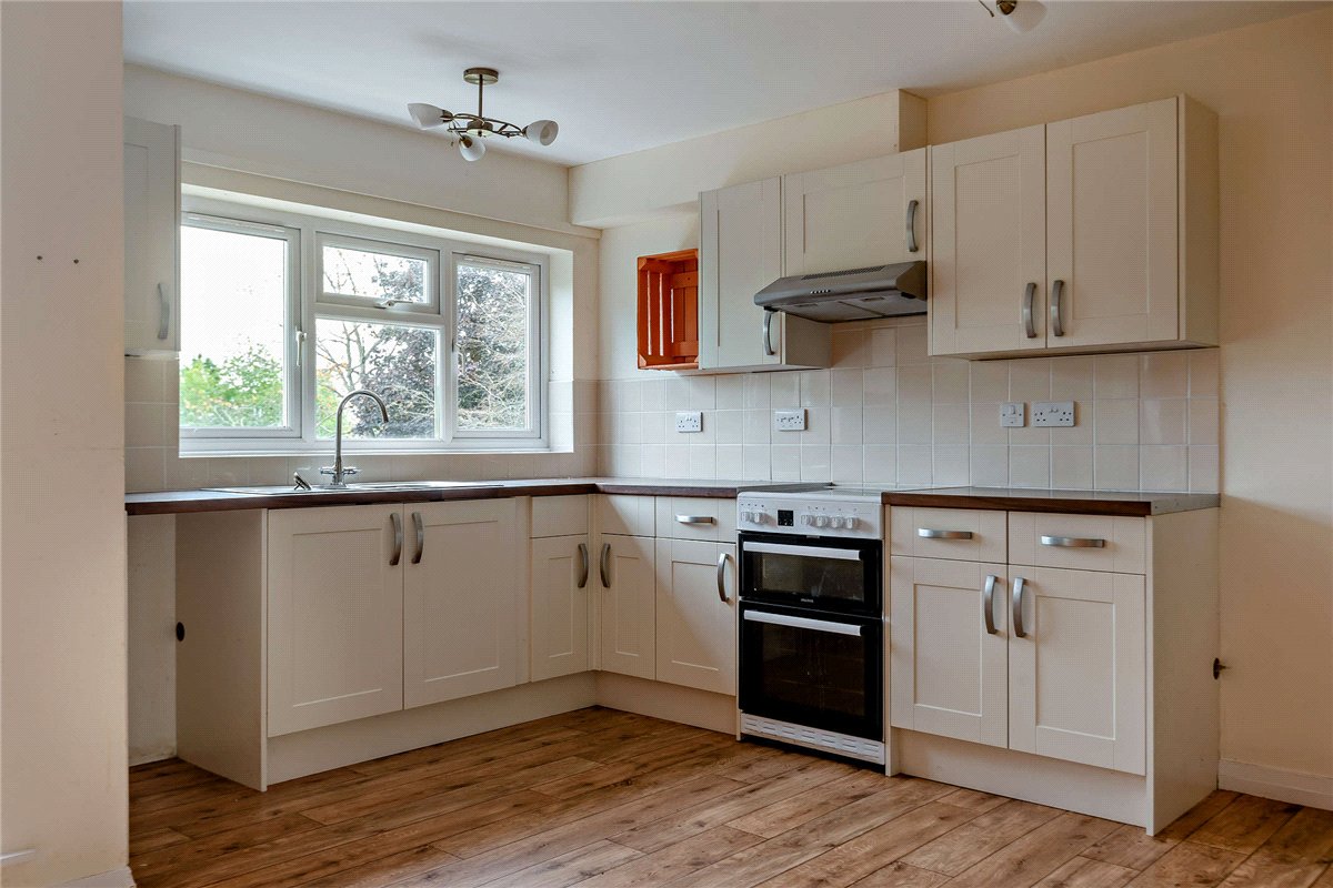 4 bedroom House, Enborne, Newbury, RG20 - Available, Image 2