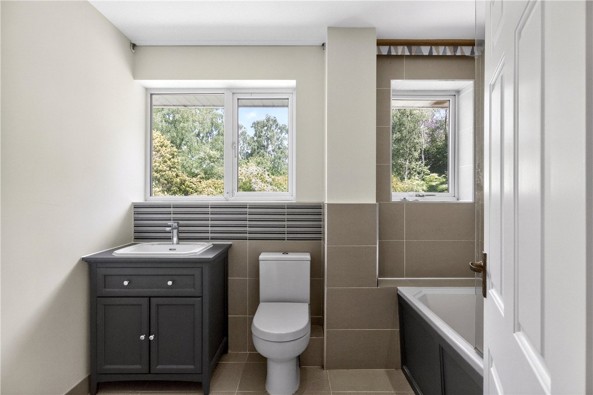 4 bedroom House, Whitmore Heath, Newcastle, ST5 - Available, Image 9