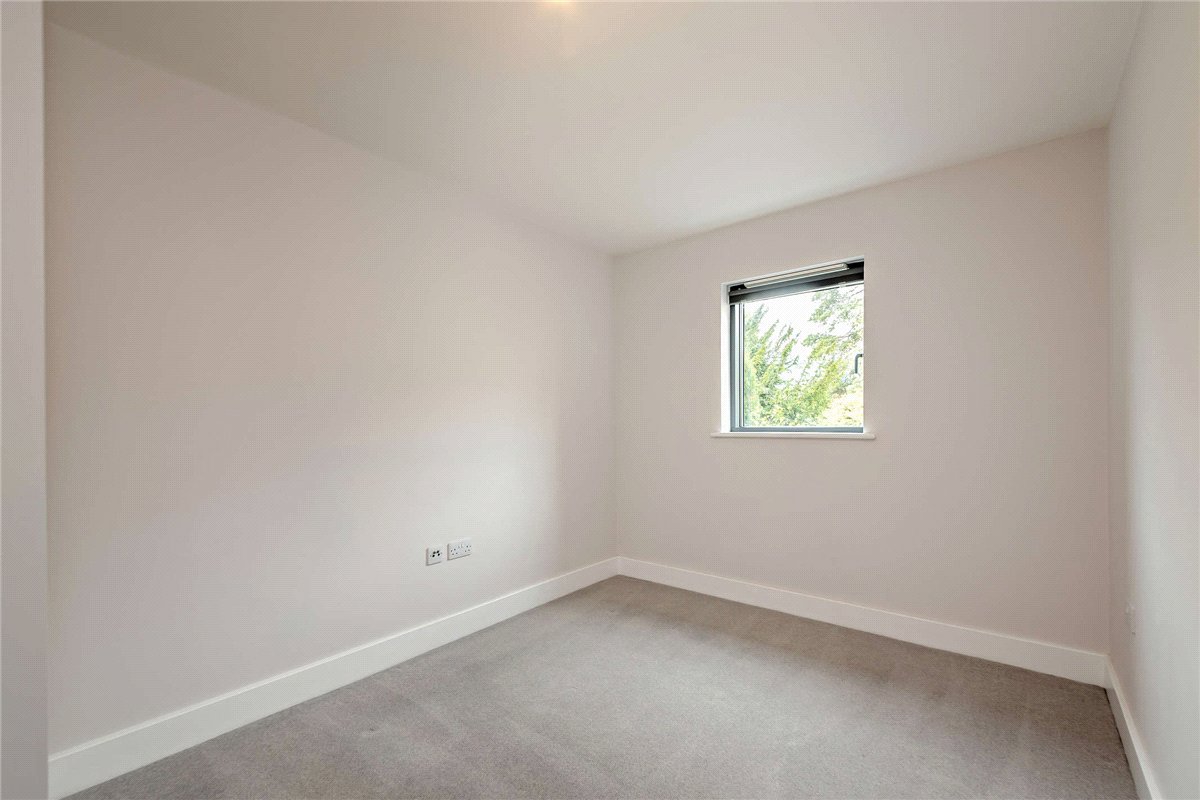 2 bedroom Flat, St Marys Road, Newbury, RG14 - Sold, Image 5