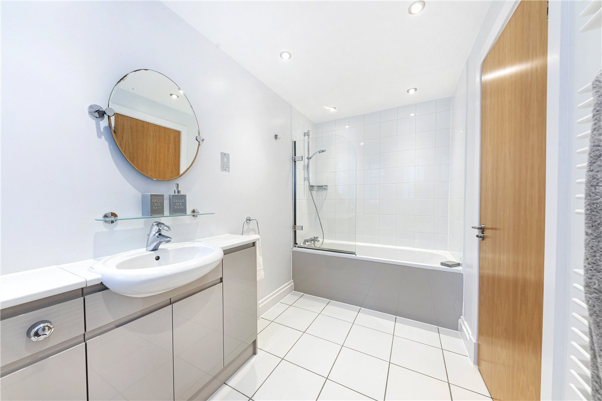3 bedroom Flat, Stafford Court, Kensington High Street, W8 - Available, Image 6