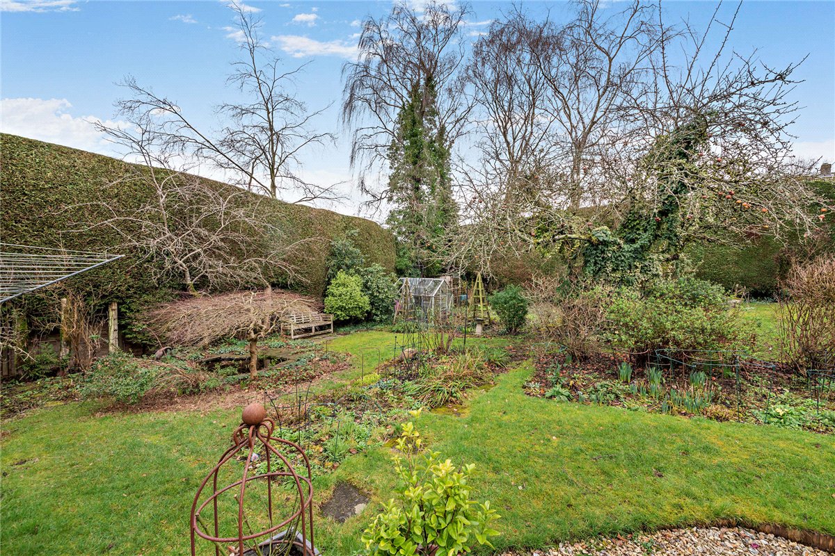 5 bedroom House, Andover Road, Newbury, RG14 - Available, Image 23