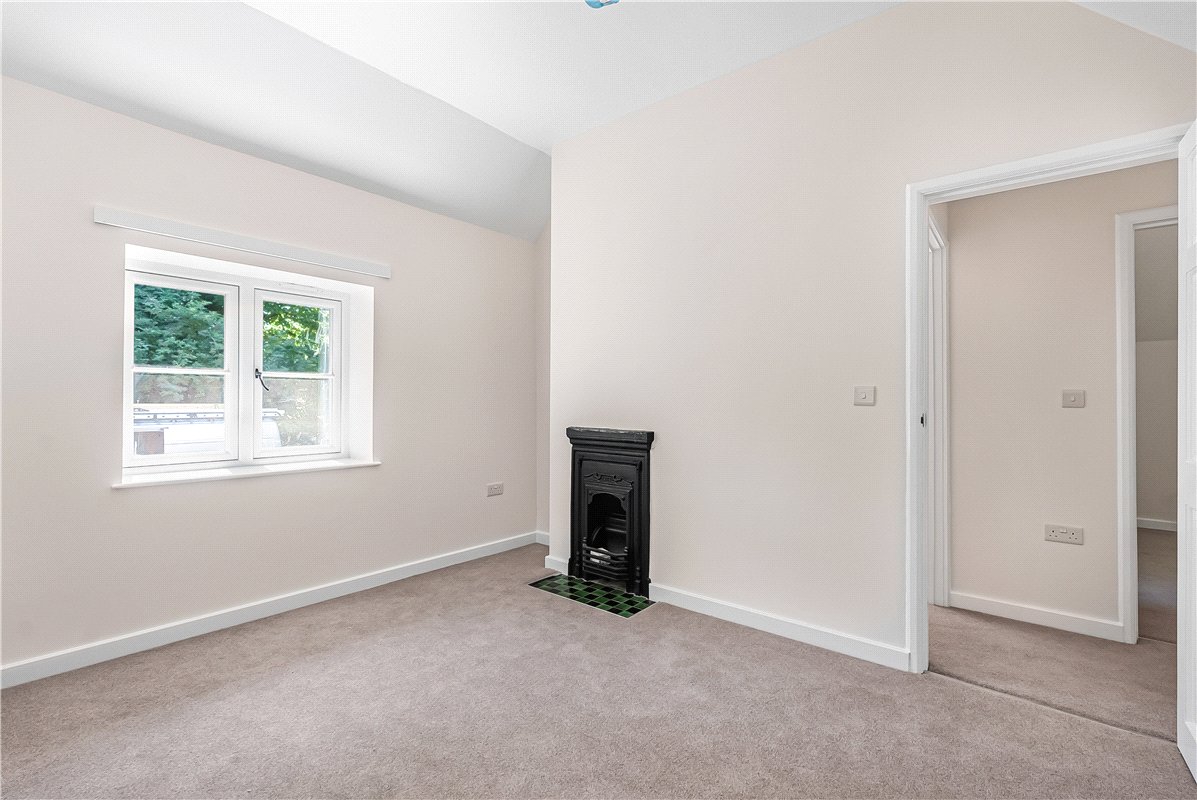 3 bedroom House, Hemel Hempstead Road, Redbourn, AL3 - Available, Image 11