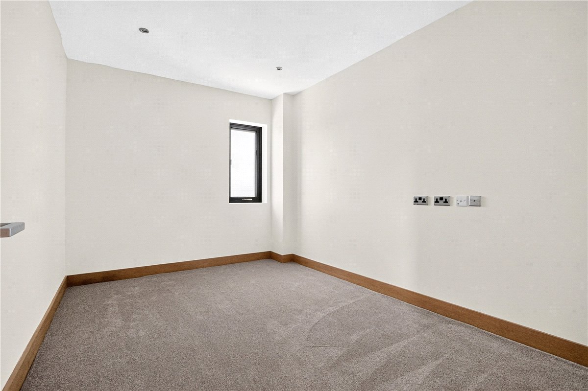 4 bedroom House, Warmfield Lane, Warmfield, WF1 - Available, Image 11