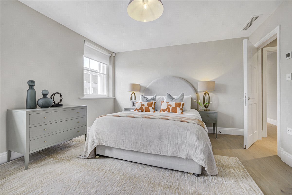 2 bedroom Flat, Wimpole Street, Marylebone, W1G - Available, Image 3