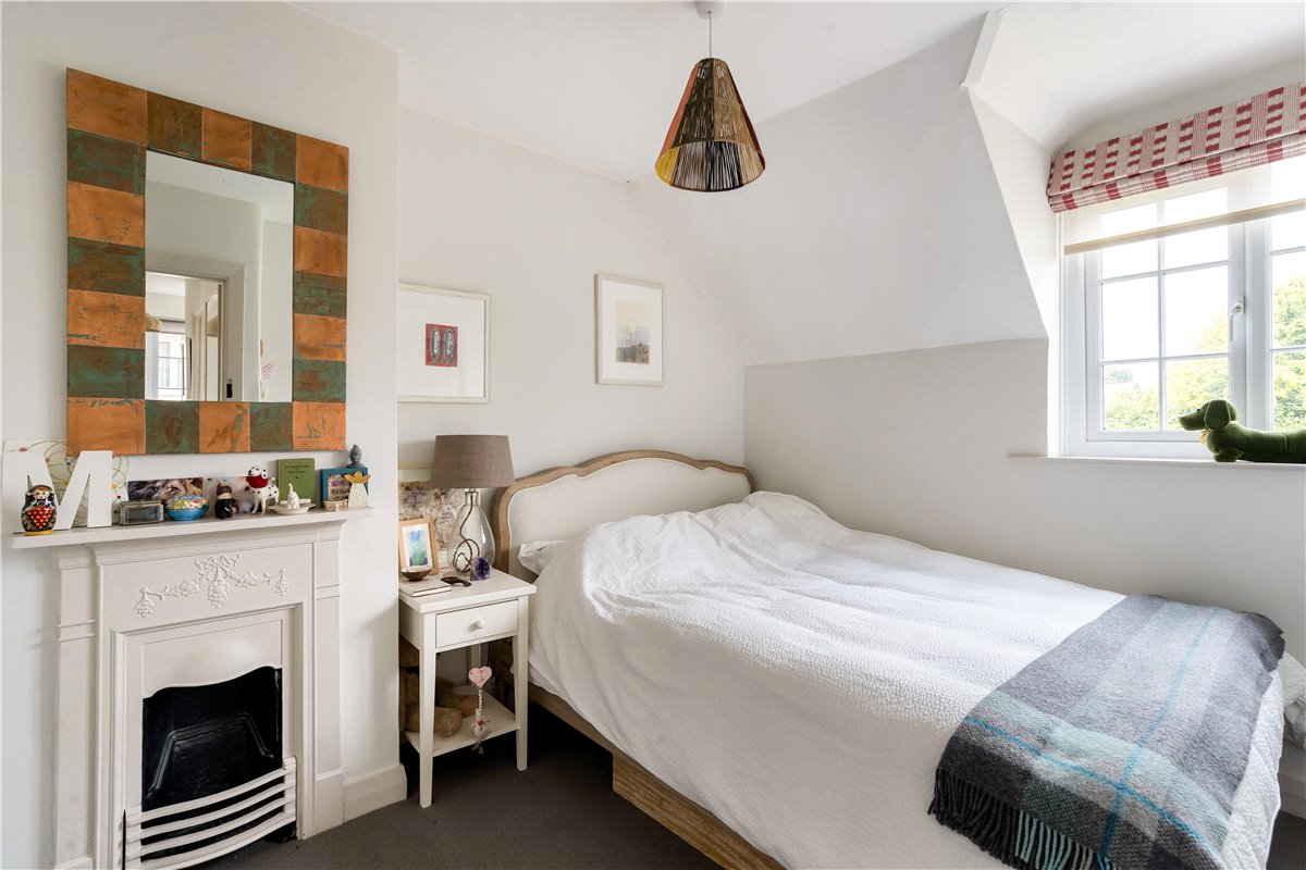 3 bedroom House, St. Johns Close, Marlborough, SN8 - Sold STC, Image 16