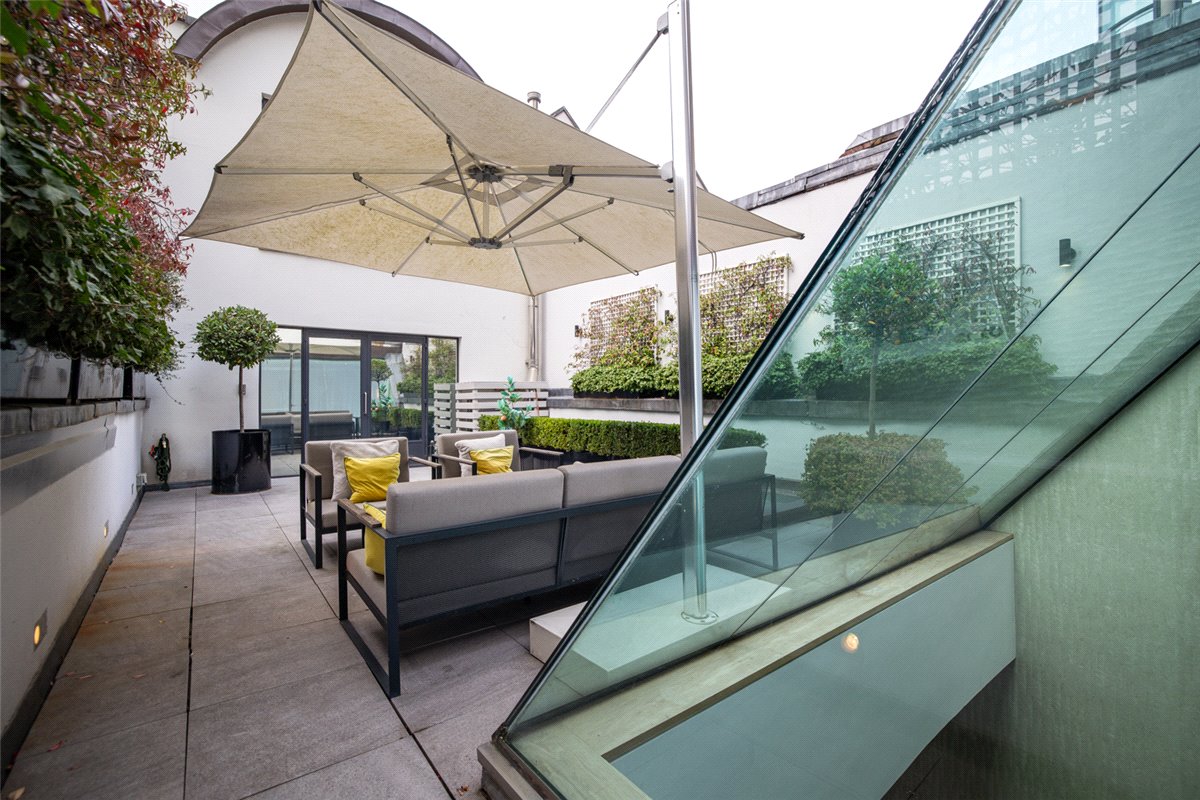 4 bedroom House, Cheval Place, Knightsbridge, SW7 - Available, Image 11