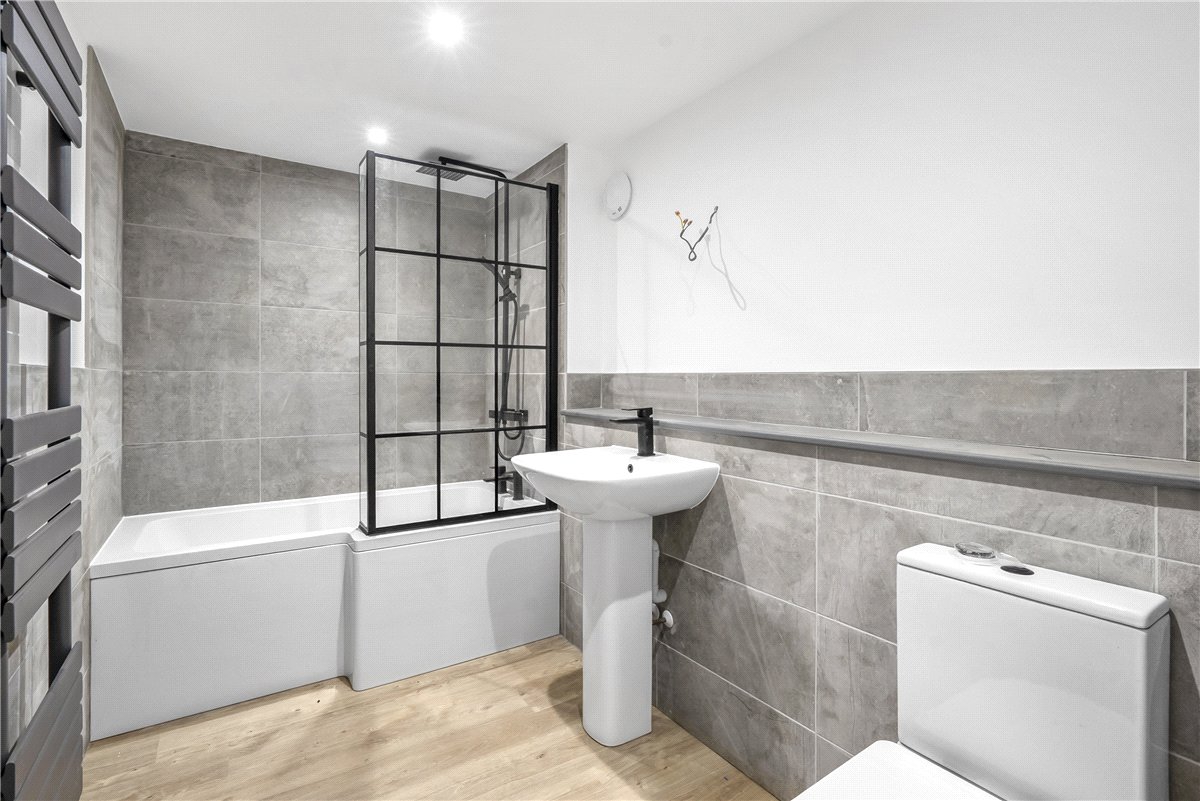 4 bedroom Cottage, Camela Lane, Camblesforth, YO8 - Available, Image 8